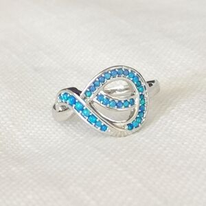Sterling silver blue opal love knot Ring size 6 🆕